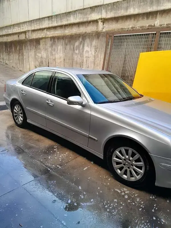Usata Mercedes E220 Classic 150 CV (110 kW) 2006 Berlina