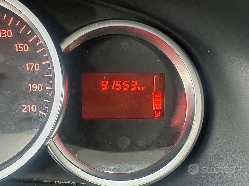 Bianco Usata 2020 Dacia Sandero Comfort Tre volumi | 9600 € (Buon prezzo) - Immagine 1/4