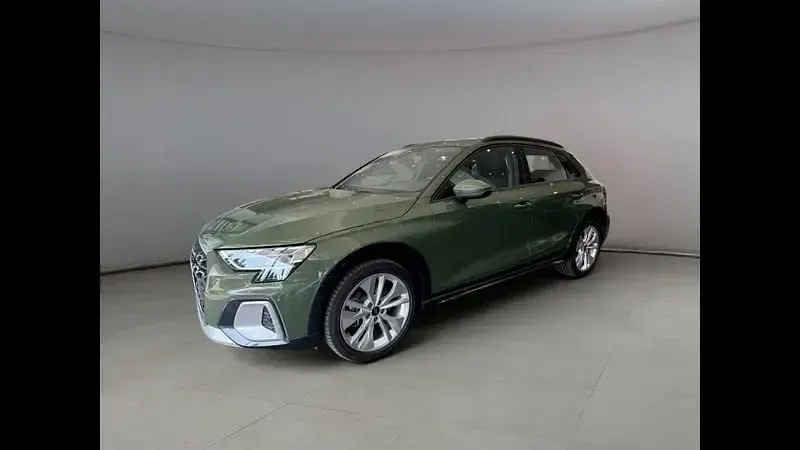 Usata Audi A3 Comfort 150 CV (110 kW) 2024 Verde Berlina