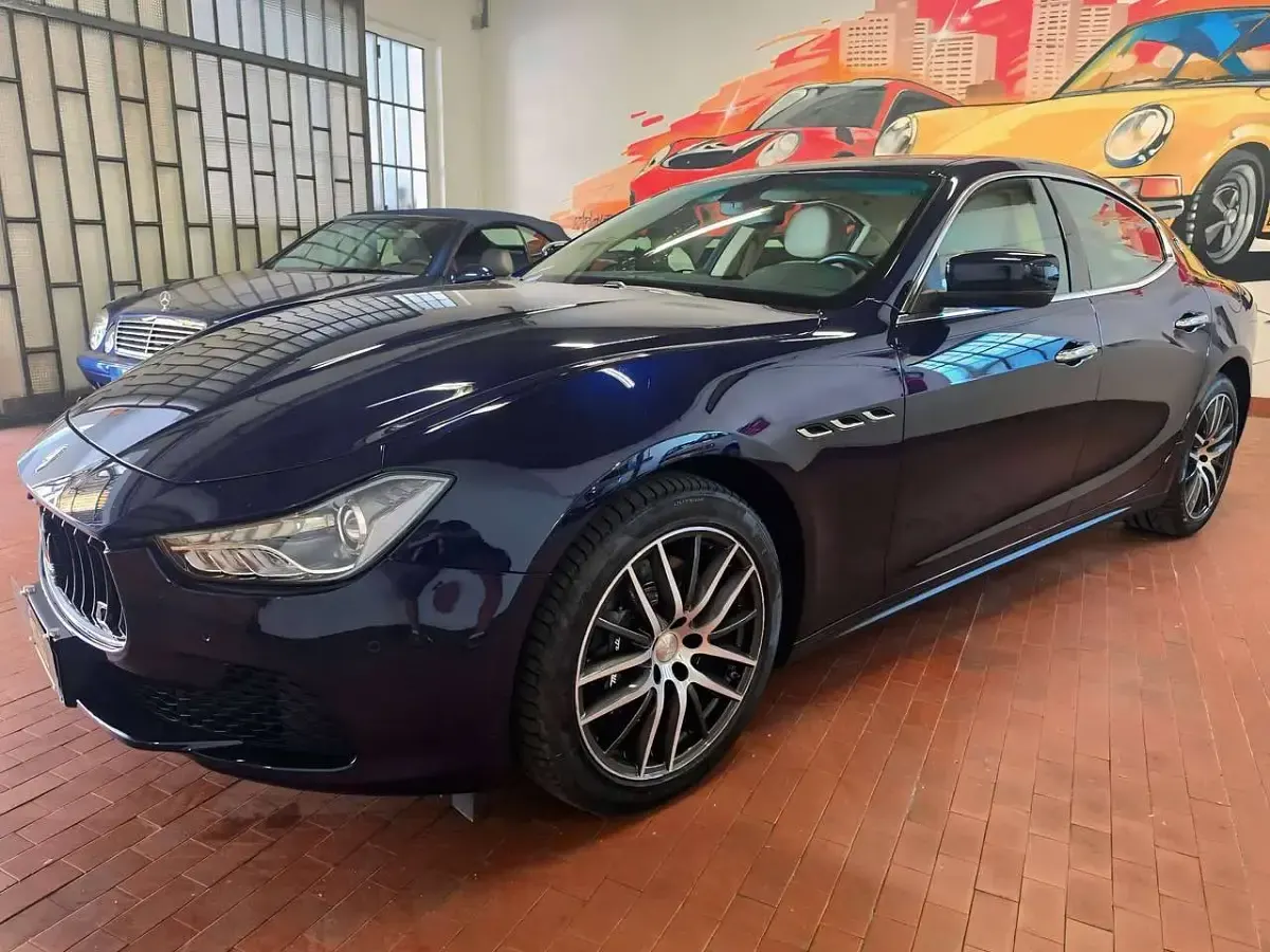 Usata Maserati Ghibli 250 CV (183 kW) 2016 Blu/azzurro Berlina