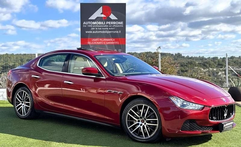 Usata Maserati Ghibli 275 CV (202 kW) 2017 Rosso energia Berlina
