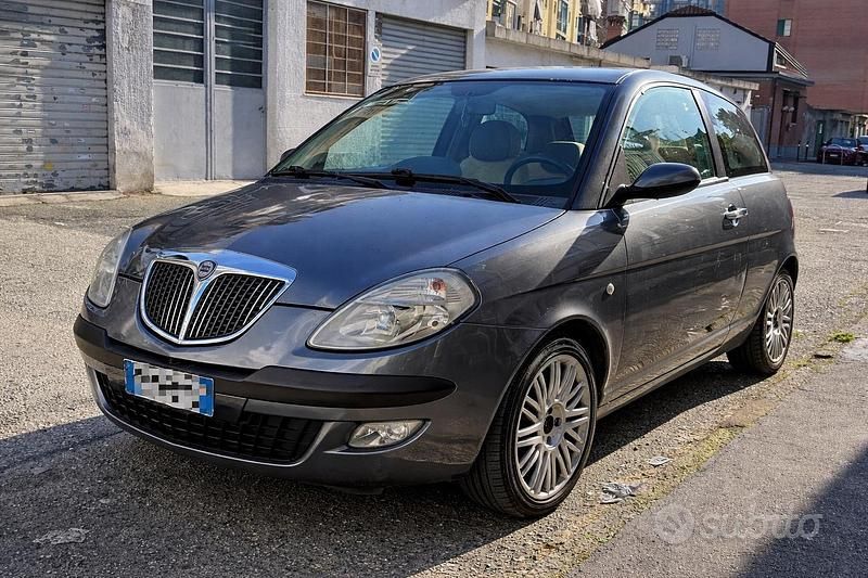 Usata Lancia Ypsilon 2004 Grigio Utilitaria