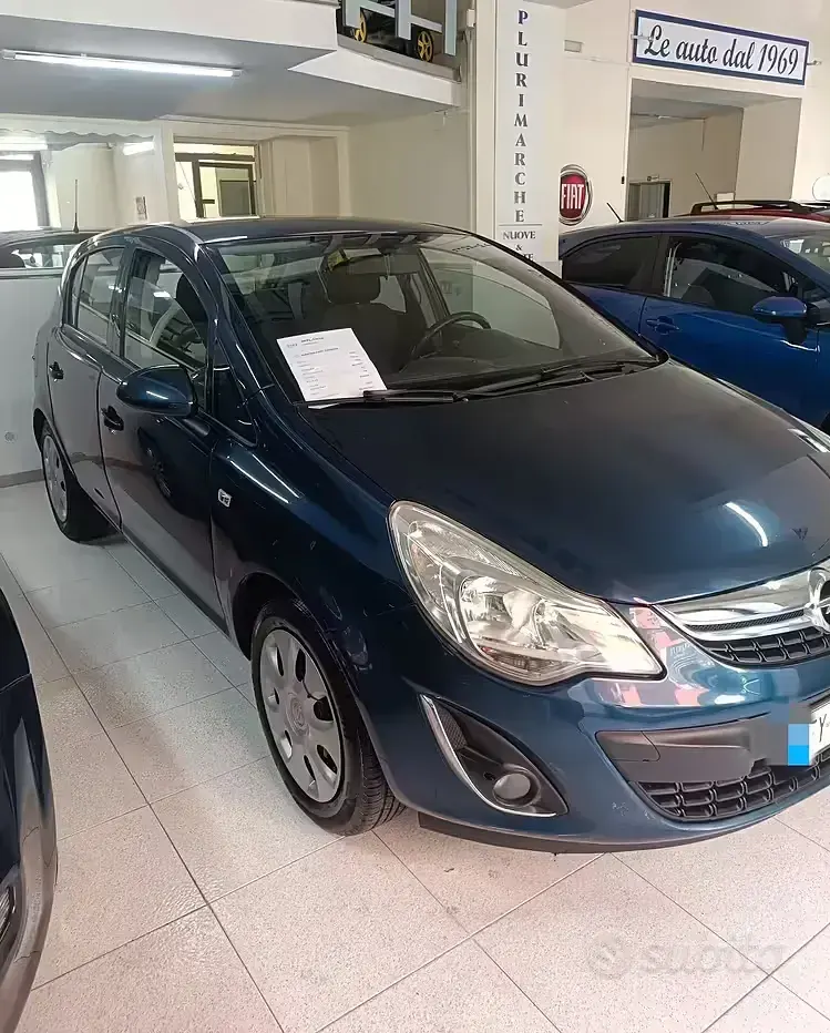 Usata Opel Corsa 65 CV (47 kW) 2011 Bluazzurro Utilitaria