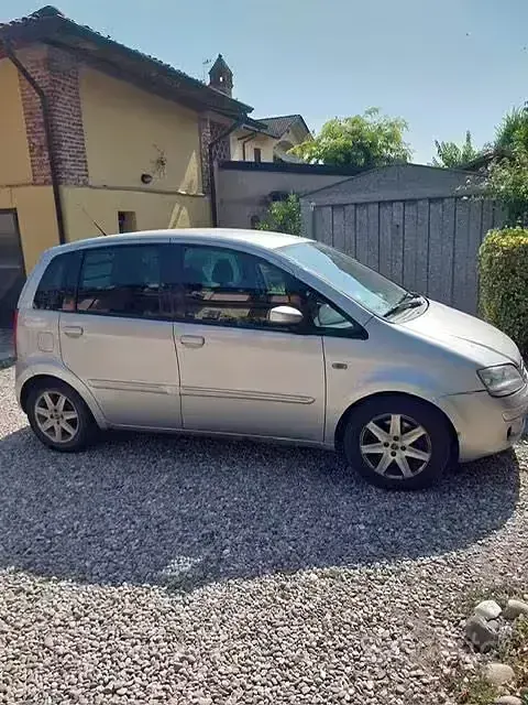 Usata Fiat Idea 101 CV (74 kW) 2006 Grigio Monovolume