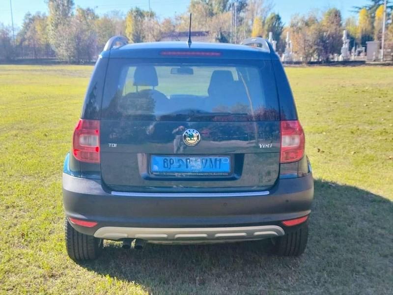 Usata Skoda Yeti Ambition 110 CV (80 kW) 2012 Blu/azzurro SUV
