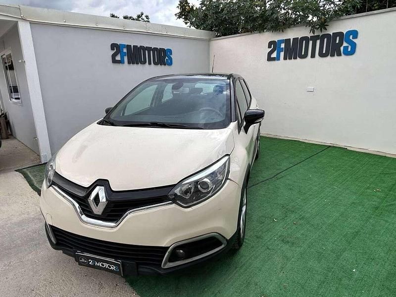 Usata Renault Captur 90 CV (66 kW) 2014 Beige SUV