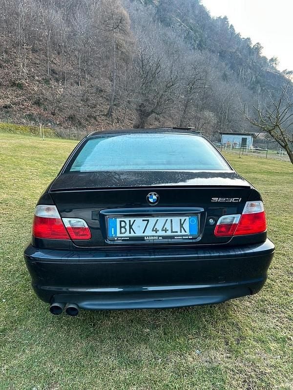 Begagnad BMW 323 170 HK (125 kW) 2000 Svart Sportkupé