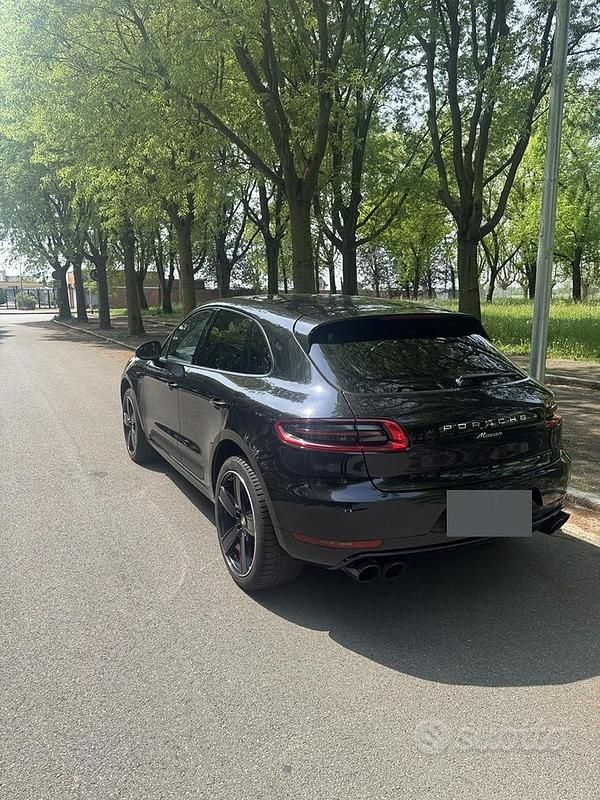 Käytetty Porsche Macan 252 HP (185 kW) 2016 Musta Katumaasturi