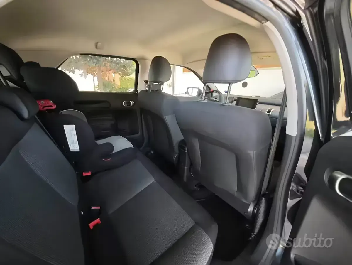 Usata Citroën C4 Cactus 99 CV (72 kW) 2015 Nero Utilitaria