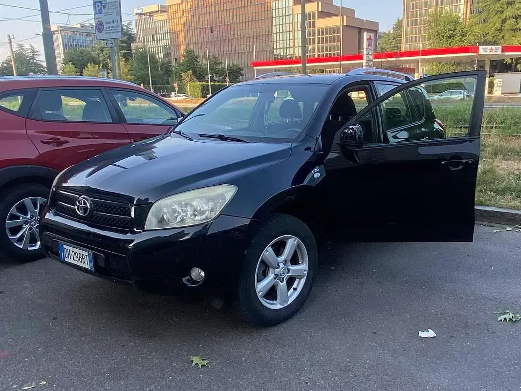 Usata Toyota RAV4 Luxury 136 CV (100 kW) 2007 Nero SUV