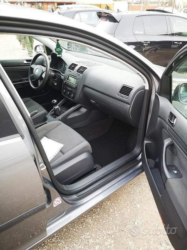 Usata VW Golf IV 2005 Grigio Berlina