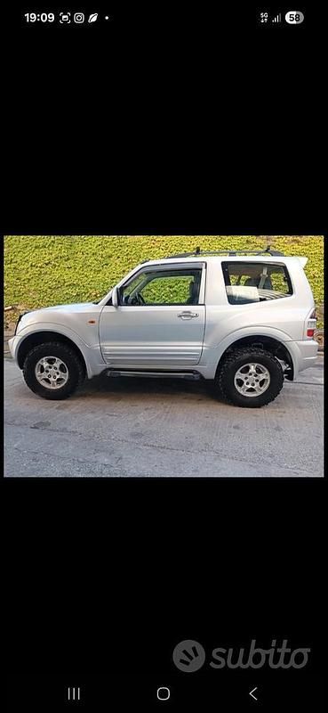 Usata Mitsubishi Pajero 116 CV (85 kW) 2000 Grigio SUV