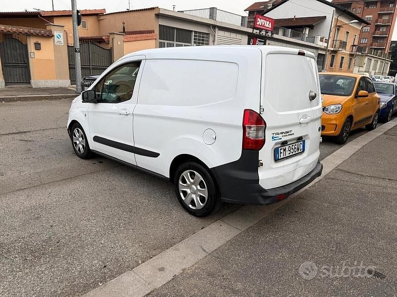 Usata Ford Transit Courier Trend 76 CV (55 kW) 2017 Bianco Furgone