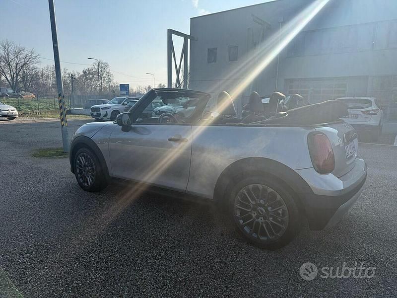 Usata Mini Cooper Cabriolet Classic 163 CV (119 kW) 2025 Argento Cabrio