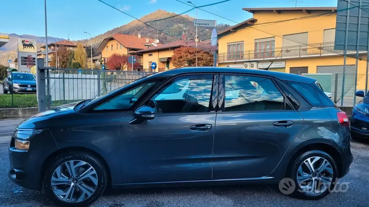 Begagnad Citroën C4 Picasso Exclusive 120 HK (88 kW) 2016 Grå Minibuss