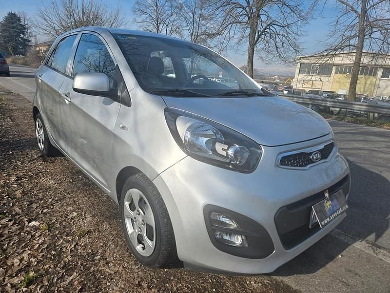 Usata Kia Picanto 69 CV (50 kW) 2011 Argento Utilitaria