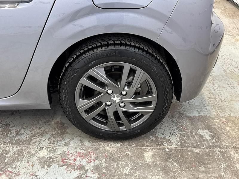 Usata Peugeot 208 Active 101 CV (74 kW) 2021 Grigio Utilitaria