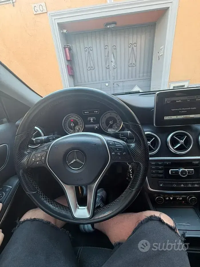 Usata Mercedes A180 109 CV (80 kW) 2015 Grigio Utilitaria