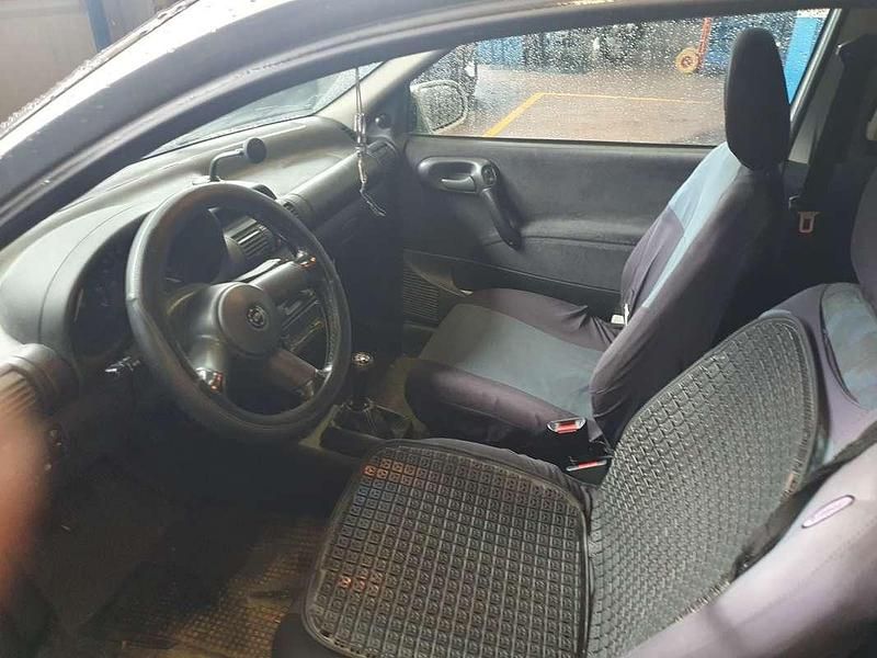 Usata Opel Corsa S 65 CV (47 kW) 1998 Utilitaria