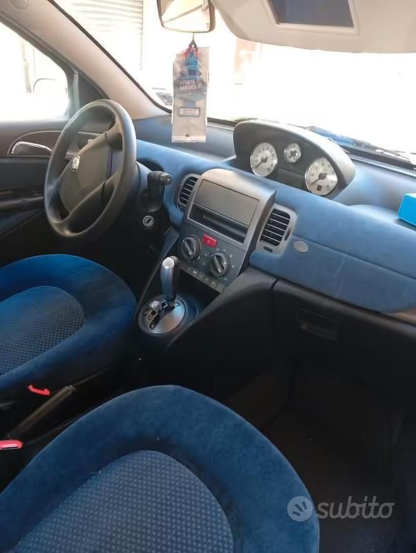 Usata Lancia Ypsilon 69 CV (50 kW) 2005 Grigio Utilitaria