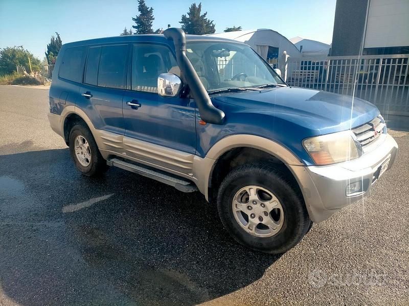 Usata Mitsubishi Pajero 165 CV (121 kW) 2000 Blu SUV