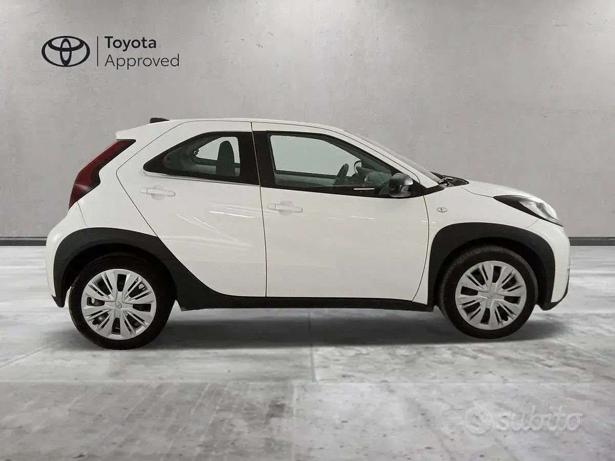 Usata Toyota Aygo X Active 72 CV (52 kW) 2023 Bianco SUV