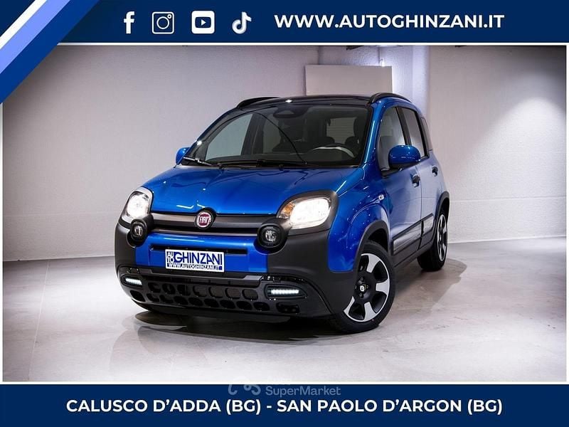 Nuova Fiat Panda Cross Cross 65 CV (47 kW) 2026 Blu Utilitaria