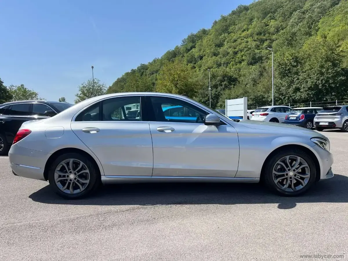 Usata Mercedes C250 204 CV (150 kW) 2015 Argento iridio Berlina