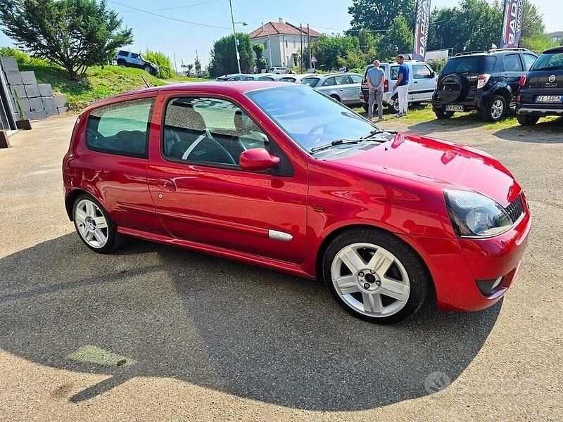 Usata Renault Clio II 170 CV (125 kW) 2002 Rosso Berlina