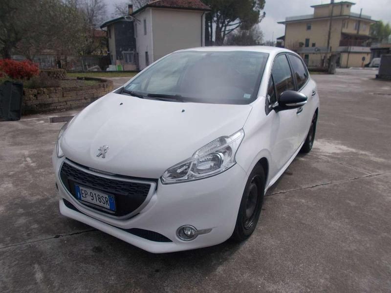 Usata Peugeot 208 Access 68 CV (50 kW) 2013 Bianco Utilitaria