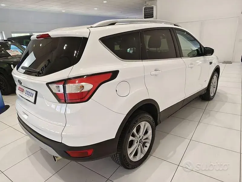 Usata Ford Kuga Business Edition 150 CV (110 kW) 2018 Bianco SUV
