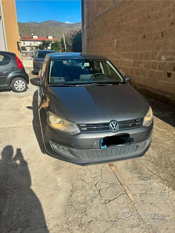 Usata VW Polo Comfortline 90 CV (66 kW) 2010 Grigio Berlina