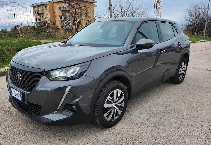 Usata Peugeot 2008 Allure 101 CV (74 kW) 2020 Grigio SUV