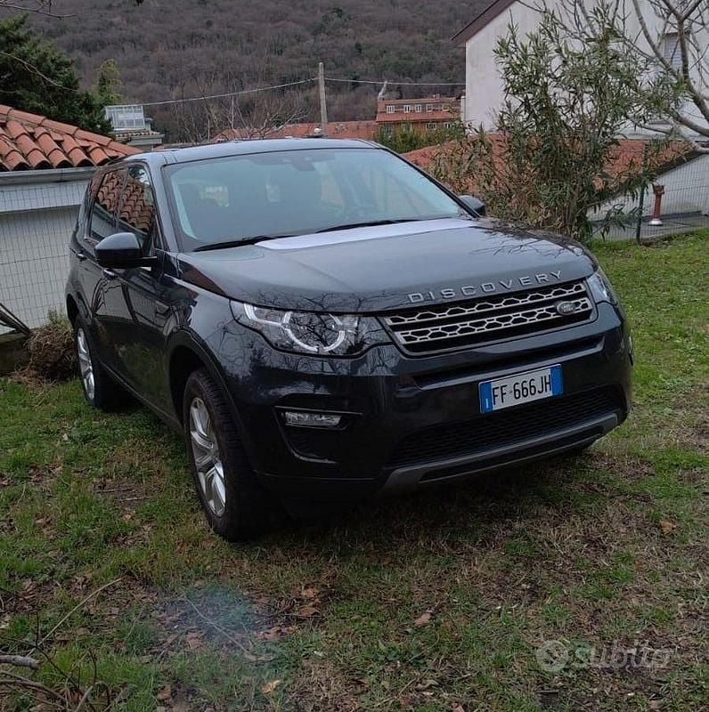 Grigio Usata 2016 Land Rover Discovery 4 HSE Luxury SUV | 15.950 € (Buon prezzo) - Immagine 1/4
