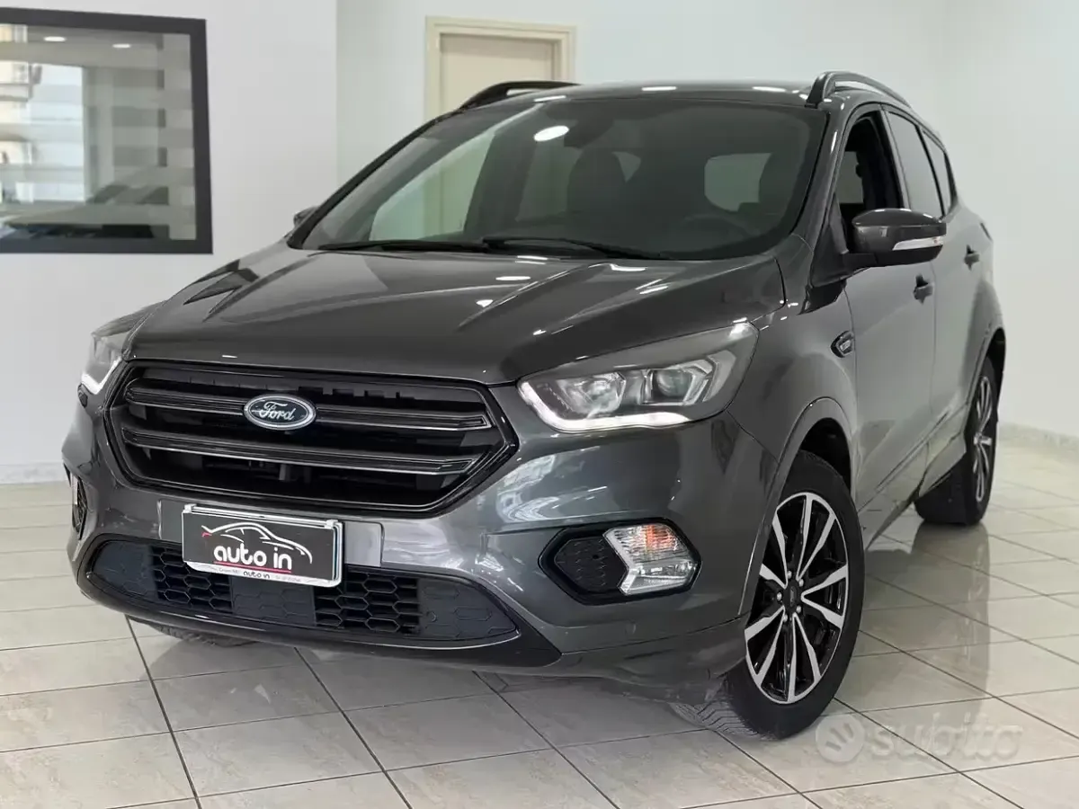 Usata Ford Kuga ST-Line 120 CV (88 kW) 2019 Grigio SUV