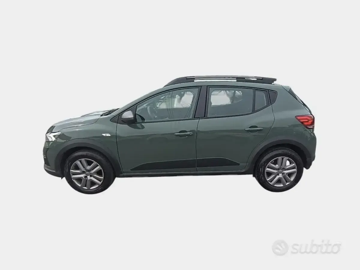 Usata Dacia Sandero Expression 91 CV (66 kW) 2023 Verde scuro Berlina