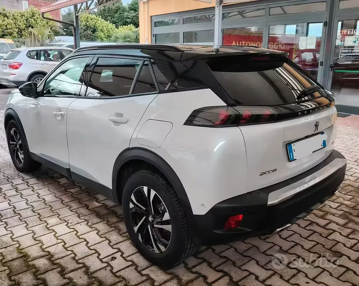 Usata Peugeot 2008 GT-line 131 CV (96 kW) 2021 Bianco SUV