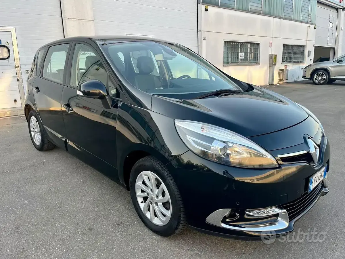 Usata Renault Scénic III XMOD 110 CV (80 kW) 2013 Nero Monovolume