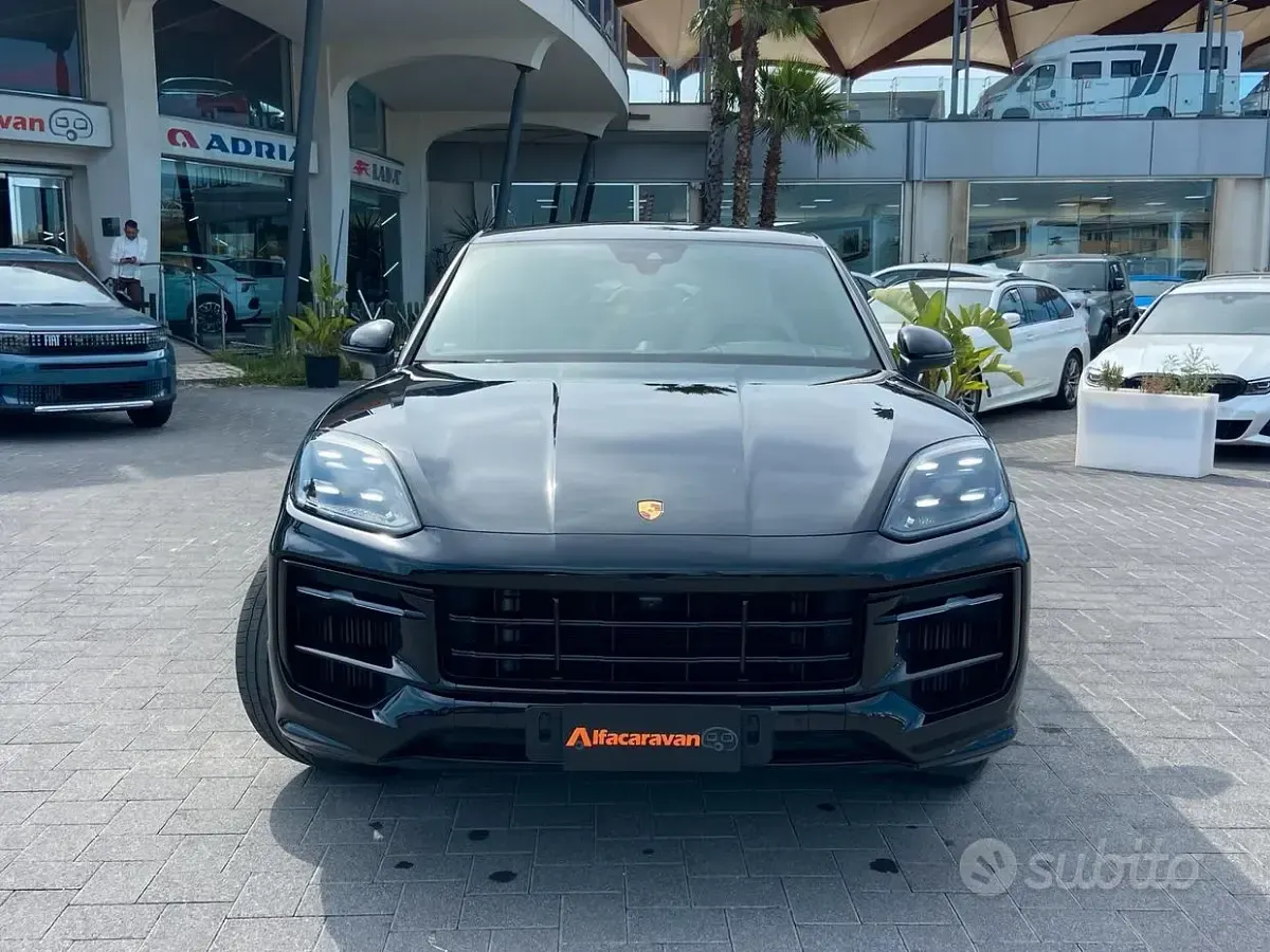 Usata Porsche Cayenne Coupe 354 CV (260 kW) 2024 Nero Coupé