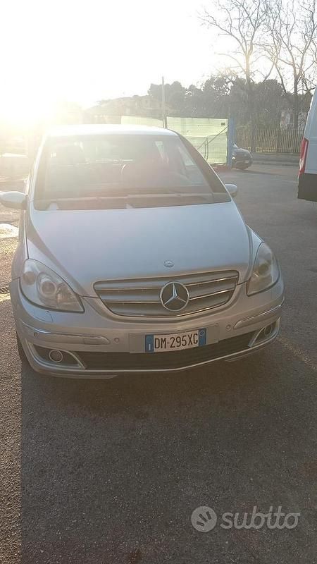 Usata Mercedes B180 2008 Grigio Monovolume