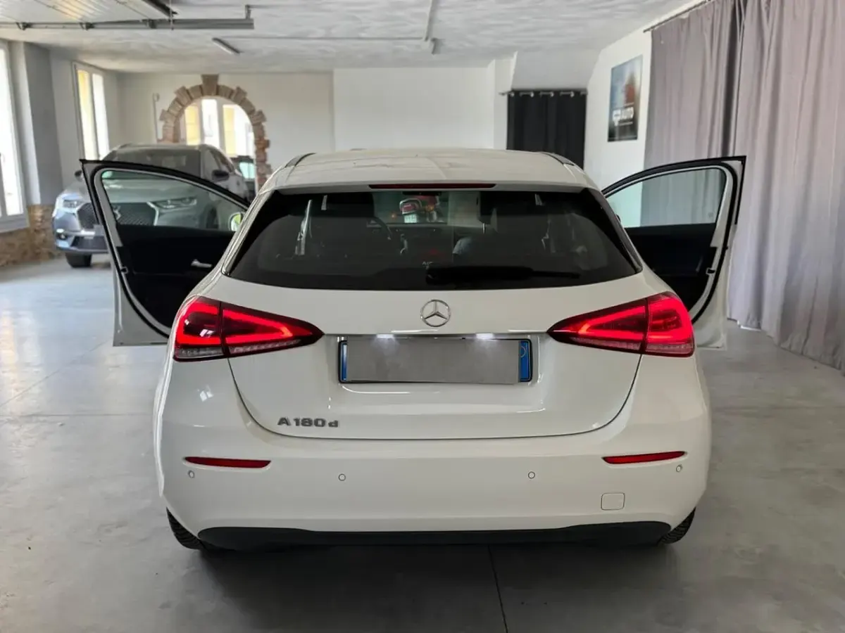 Usata Mercedes A180 116 CV (85 kW) 2018 Bianco Berlina