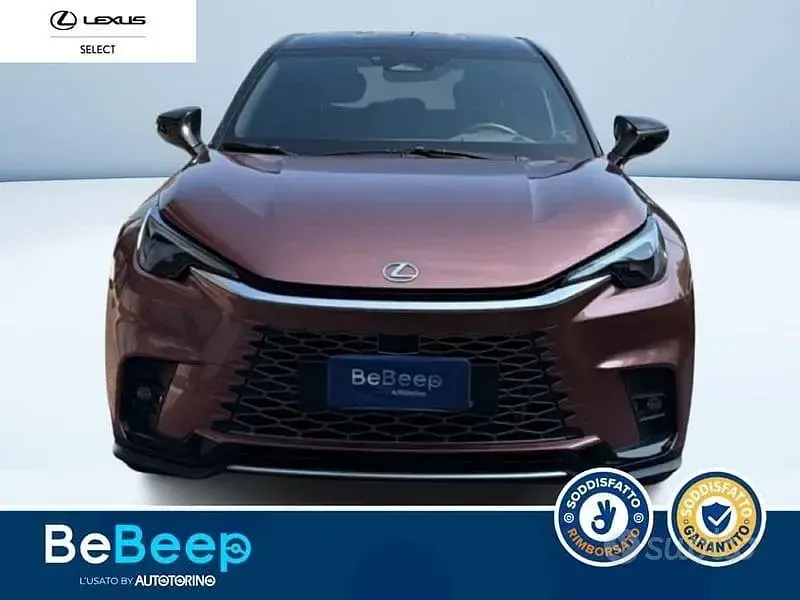 Usata Lexus LBX 136 CV (100 kW) 2024 Bronzo metallizzato SUV
