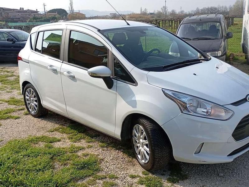 Usata Ford B-MAX Titanium 90 CV (66 kW) 2017 Bianco Monovolume