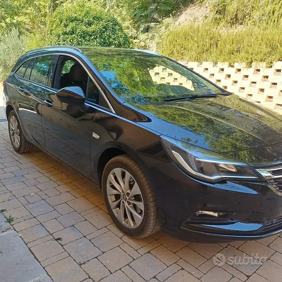 Usata Opel Astra 110 CV (80 kW) 2018 Nero Station wagon