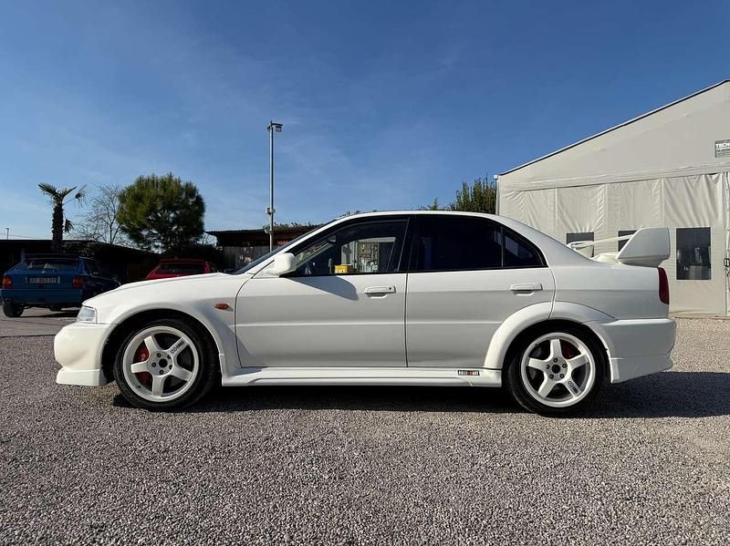 Usata Mitsubishi Lancer 280 CV (205 kW) 2000 Bianco Berlina