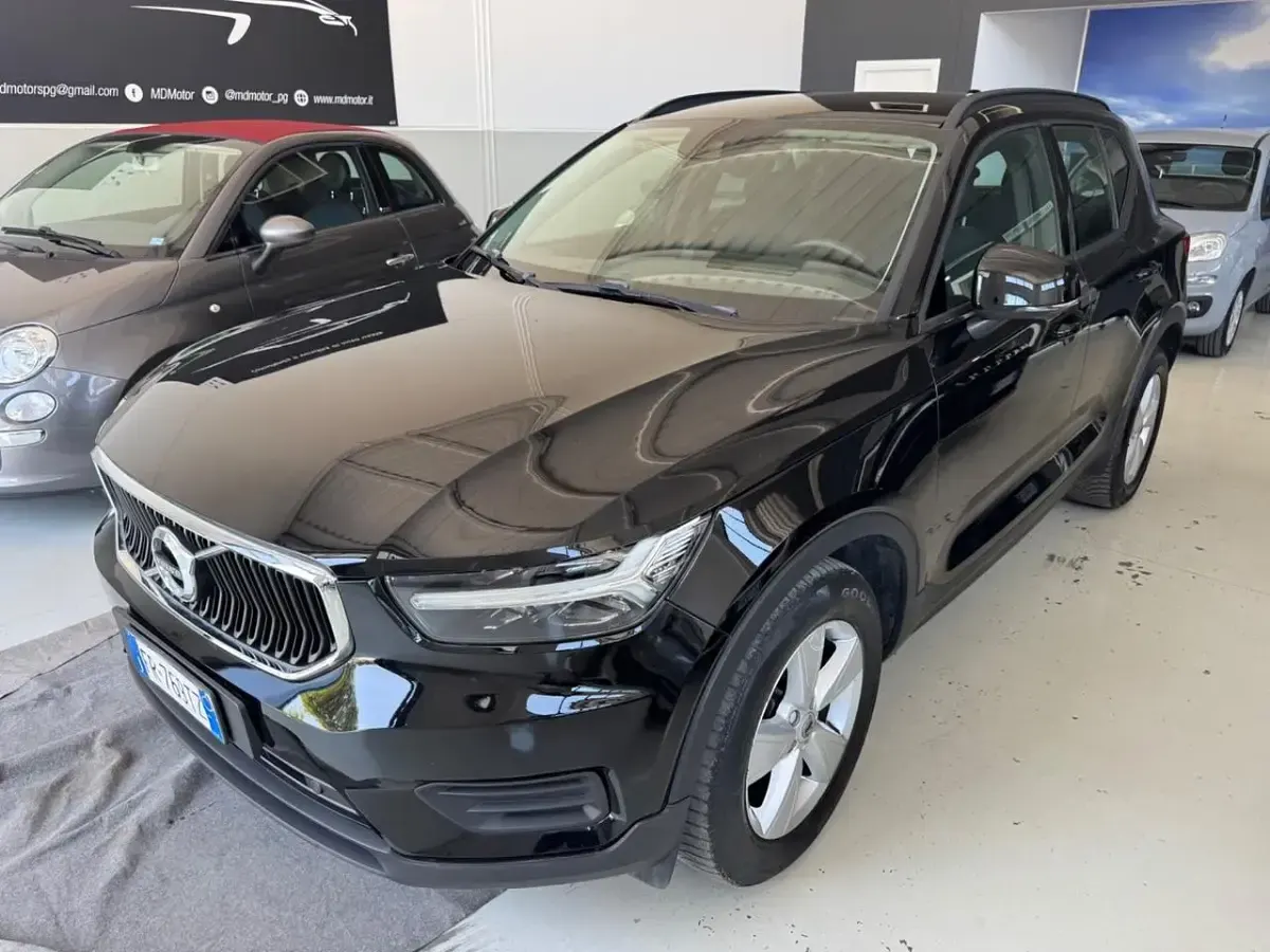 Usata Volvo XC40 Momentum 149 CV (109 kW) 2018 Nero SUV