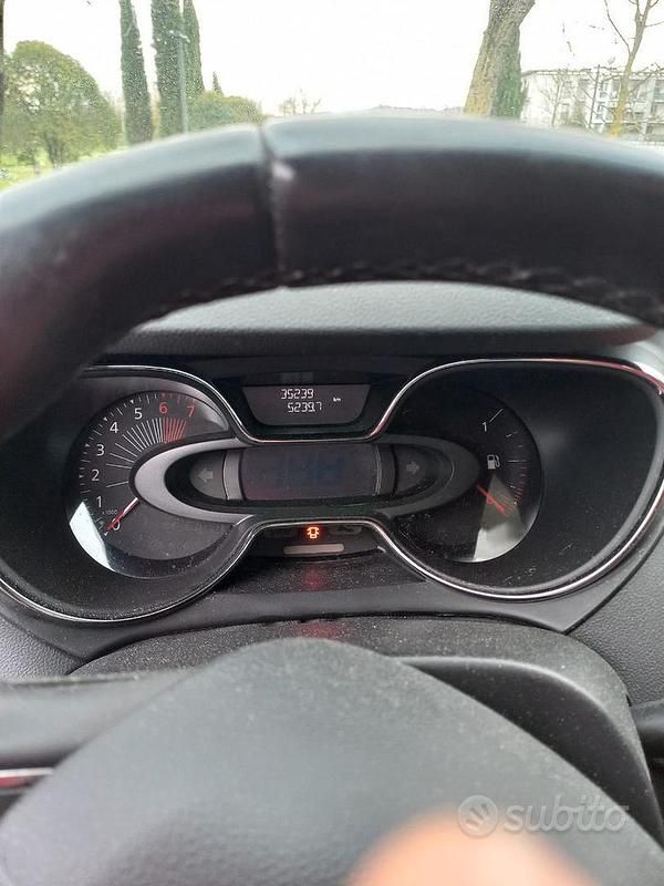 Usata Renault Captur 120 CV (88 kW) 2016 SUV