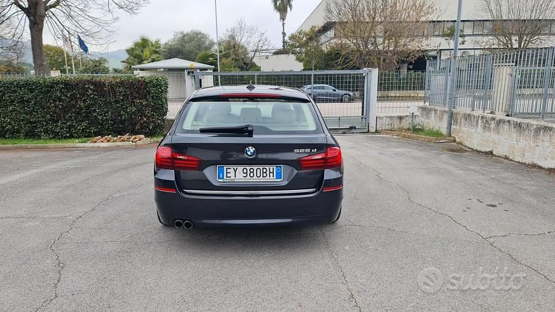 Usata BMW 525 Luxury Line 218 CV (160 kW) 2014 Grigio Station wagon