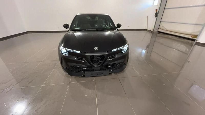 Nuova Alfa Romeo Junior Edizione Speciale 136 CV (100 kW) 2025 Nero metallizzato SUV