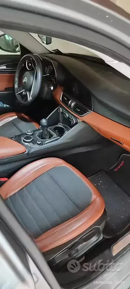 Usata Alfa Romeo Giulia 150 CV (110 kW) 2019 Grigio Berlina